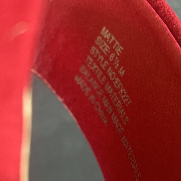 Rampage Mattie Women 8.5M Red Faux Suede Block Heel Strap Sandals Holiday Vixen - Picture 8 of 10